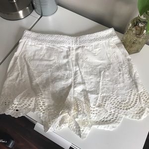 Urban Outfitters White Shorts Size 0
